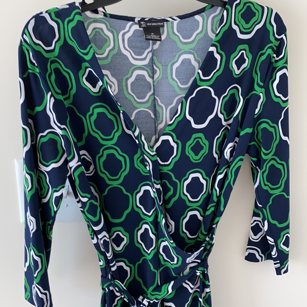 Pattern Wrap Dress - Picture 2 of 5